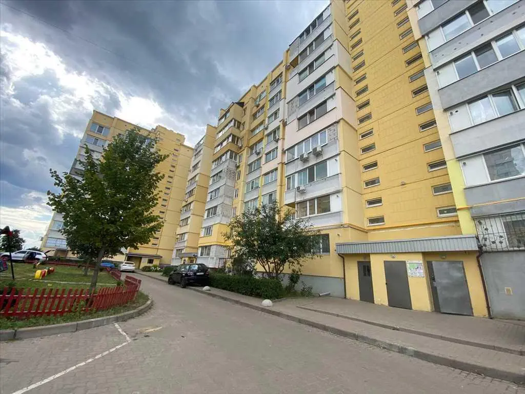 Затишна 2 кімнатна квартира з автономним опаленням!
