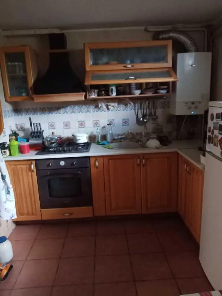 Просторий будинок в передмісті