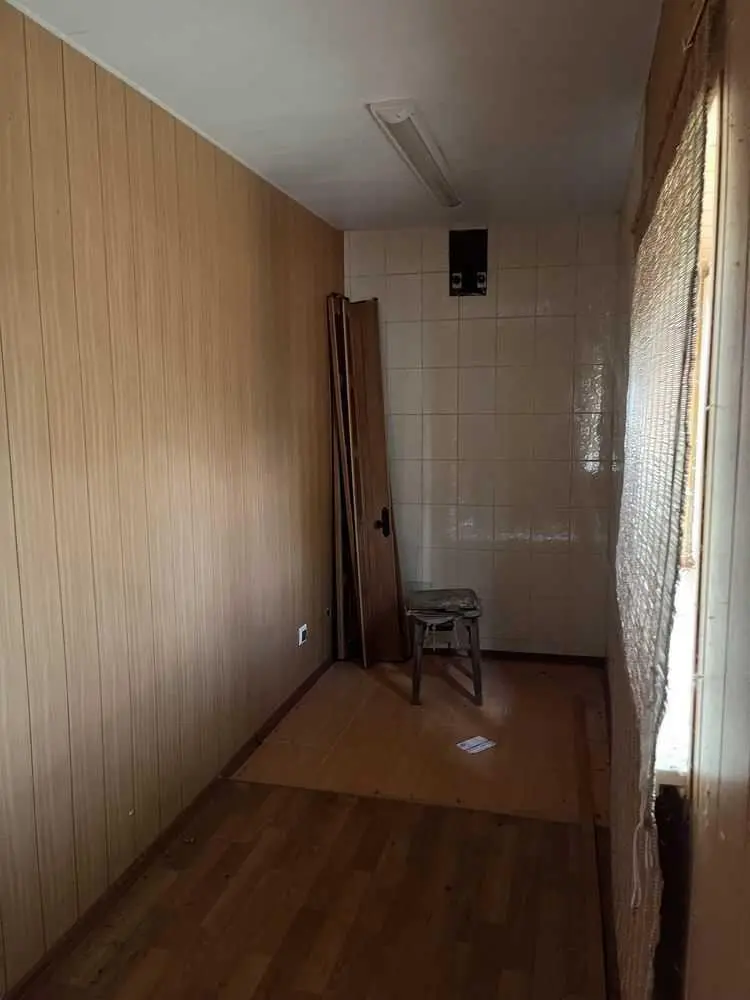 Заміський будиночок-дача в передмісті