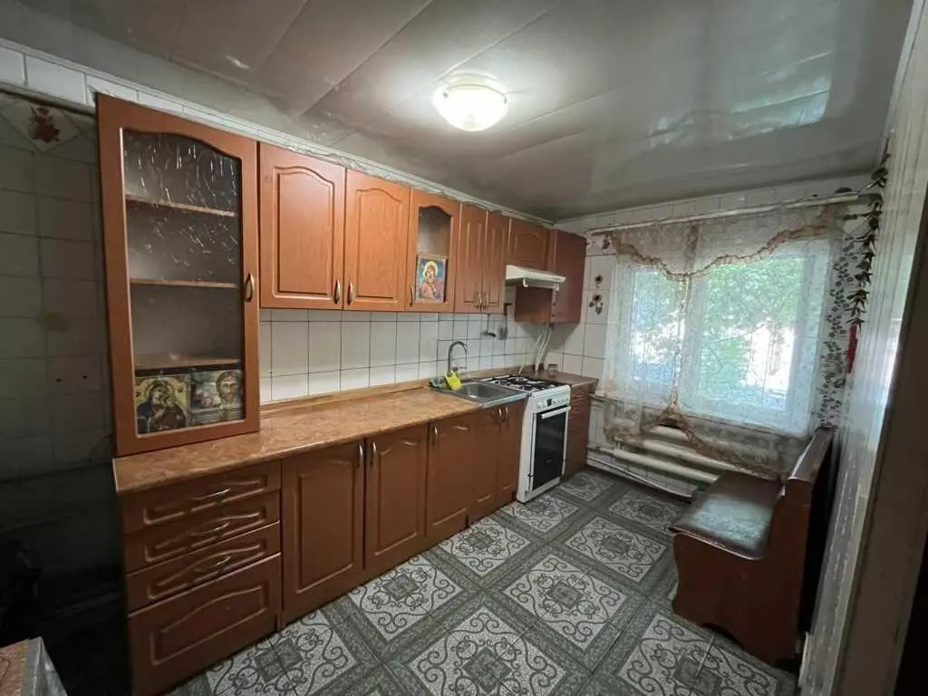 Простора квартира в Нових Санжарах