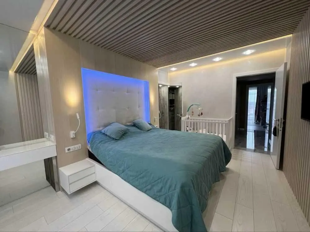 Чотирикімнатна квартира з індивідуальним опаленням поруч з ТД "ЦУМ"