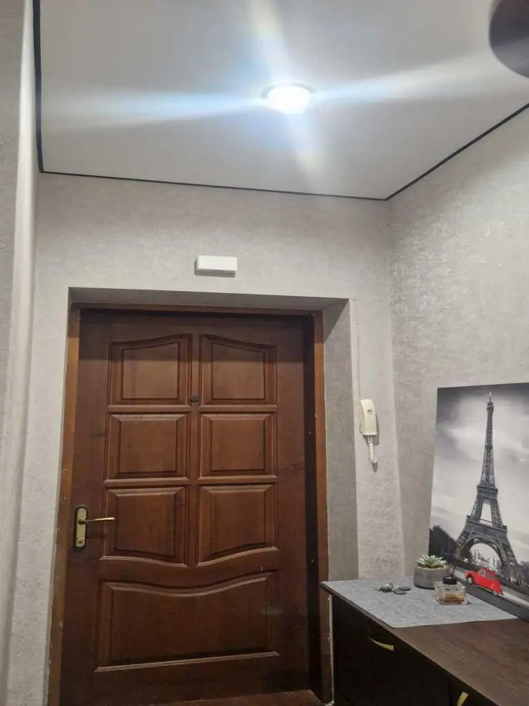 Двокімнатна квартира з ремонтом на Браїлках