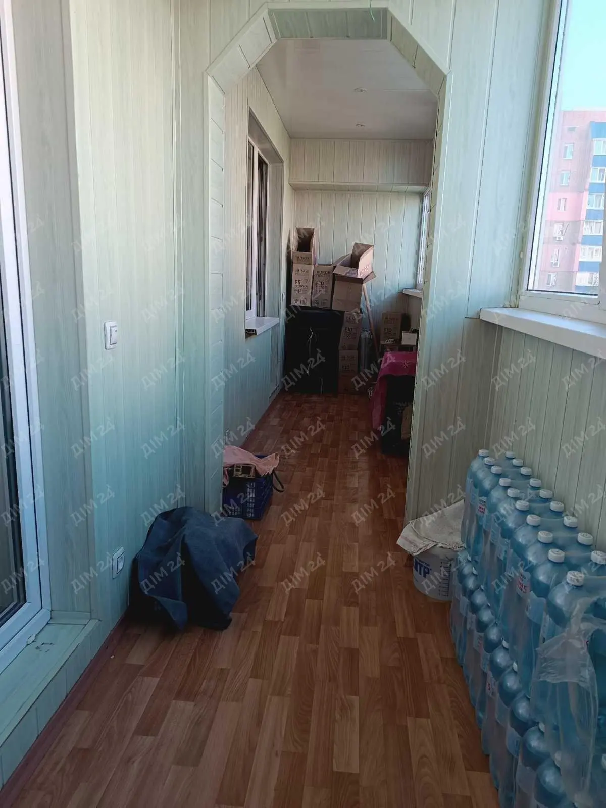 Простора квартира з індивідуальним опаленням на ближній Леваді