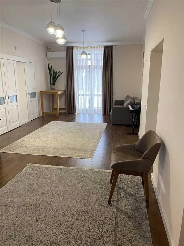 Сучасний будинок на Браїлках
