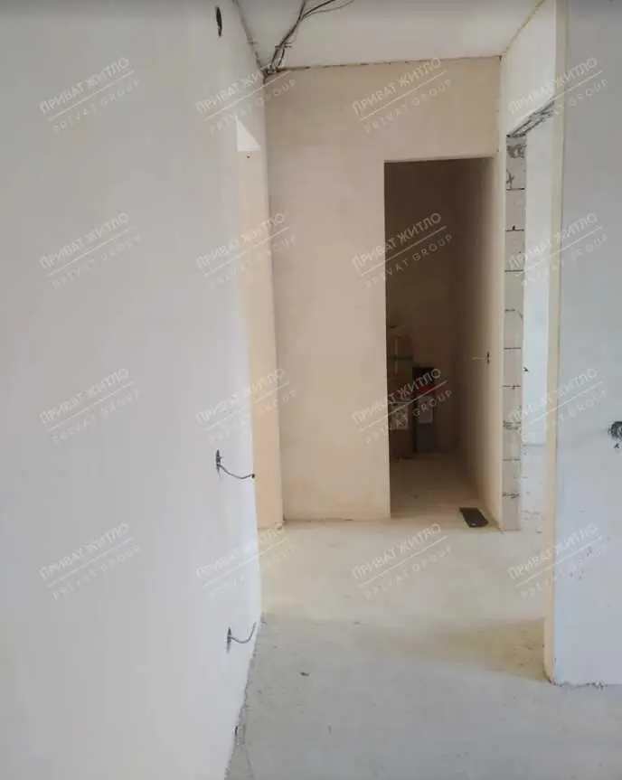 Продається трикімнатна квартира на Алмазному