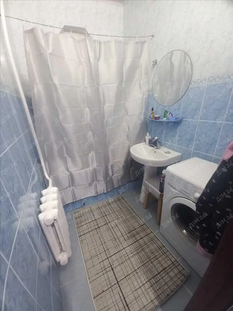 Простора 3 кімнатна квартира в місті.