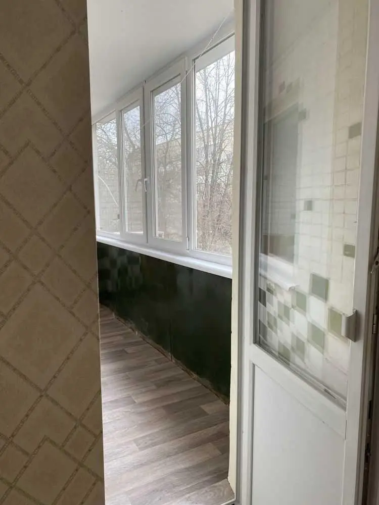 Простора 3-кімнатна квартира на 2-му поверсі в центральній частині Полтави!