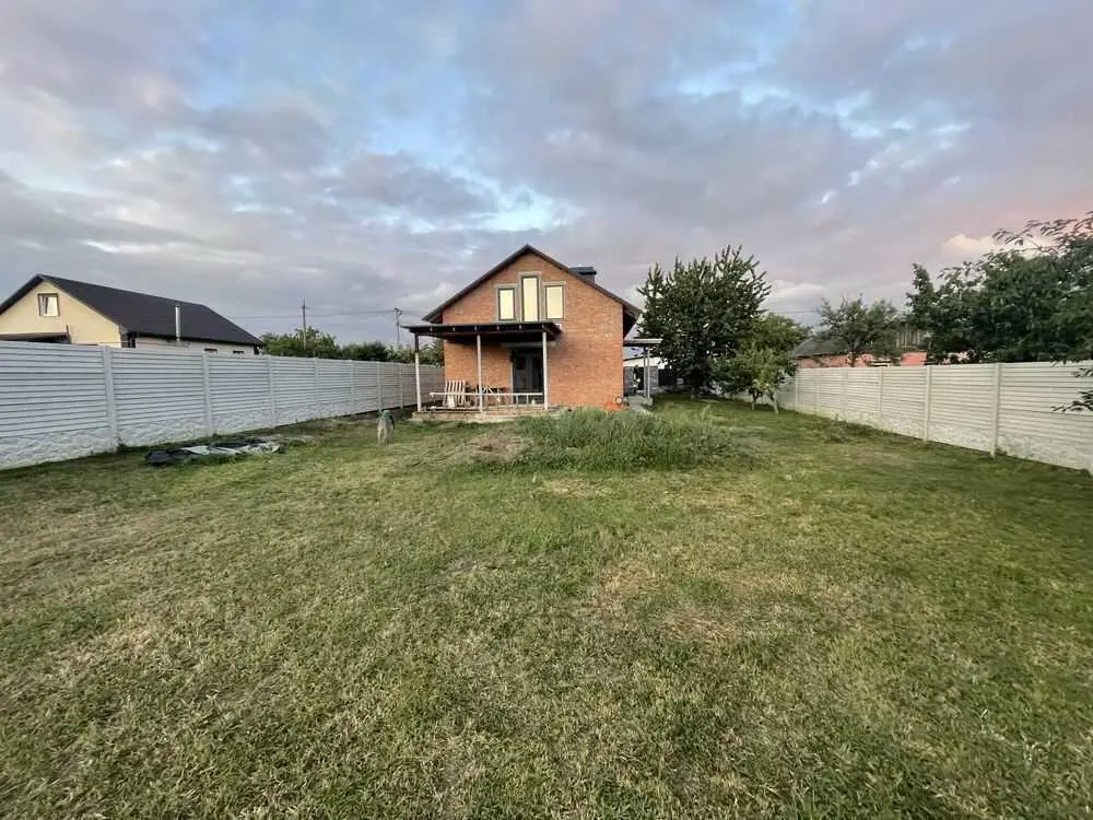 Новий цегляний будинок у Щербанях – простір та комфорт івід забудовника!