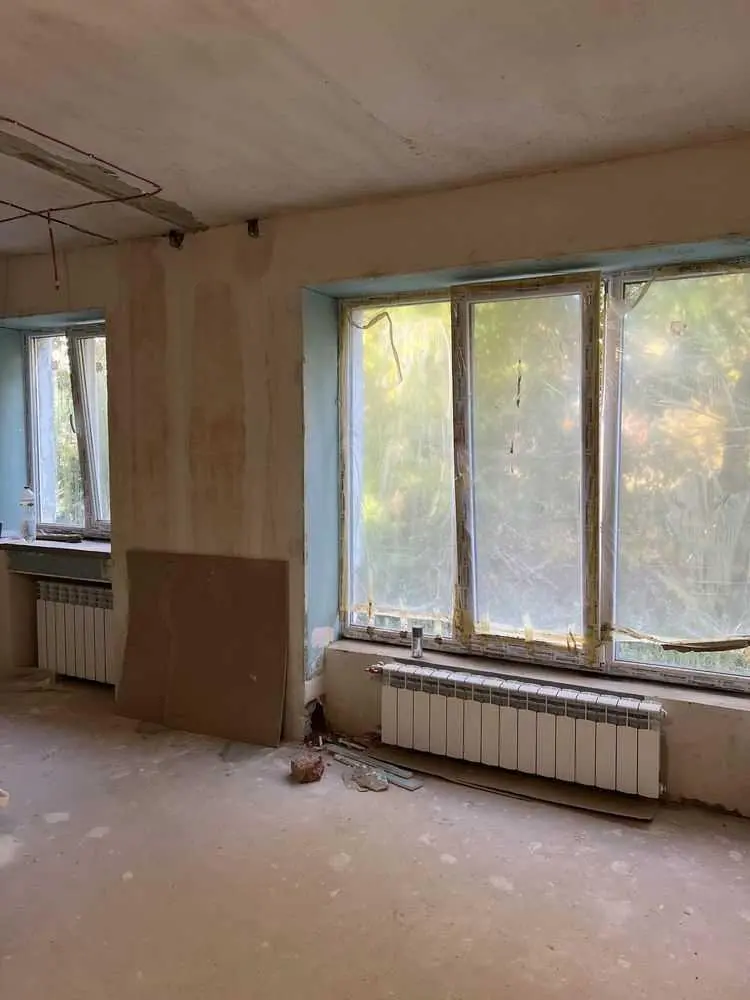 Власне житло поруч із зупинкою та школою — хапай поки є! 