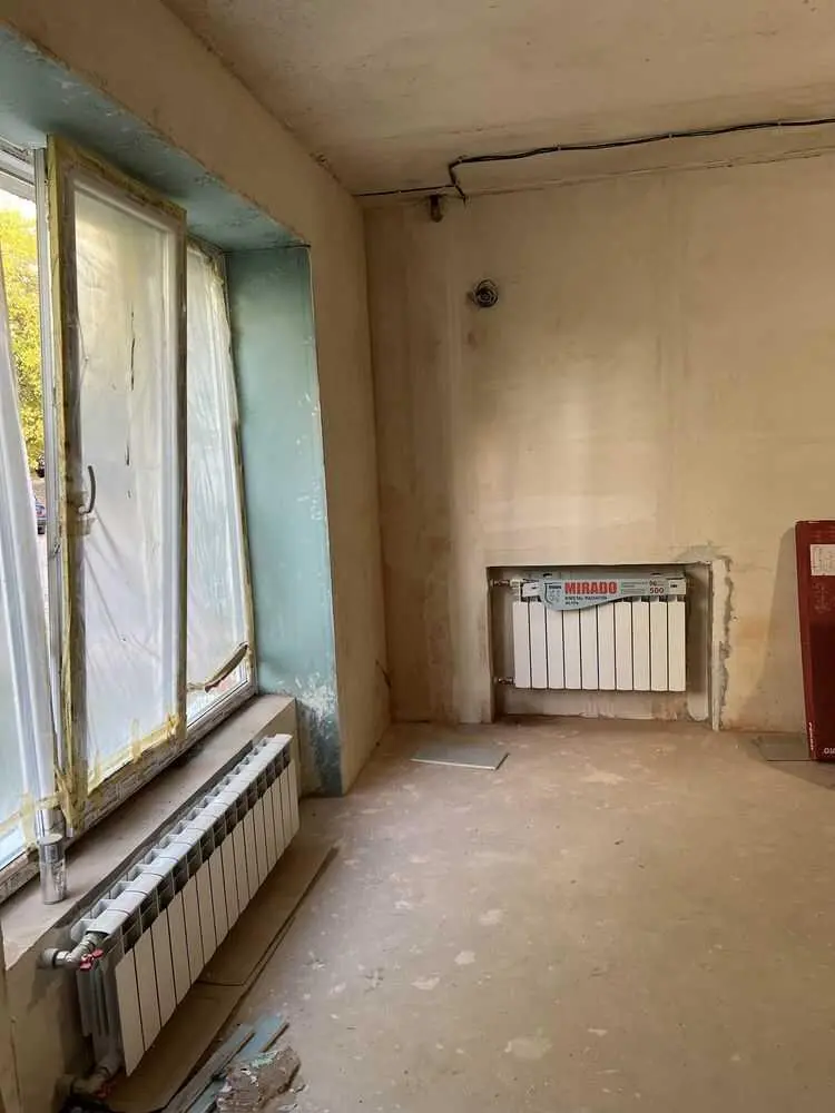 Власне житло поруч із зупинкою та школою — хапай поки є! 