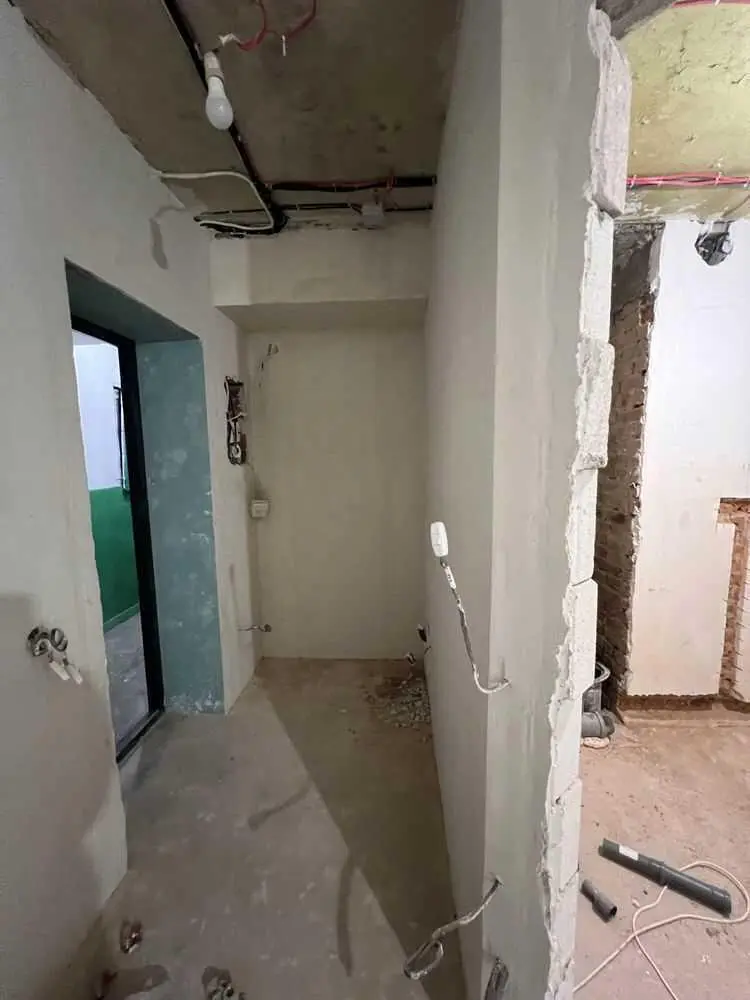 Власне житло поруч із зупинкою та школою — хапай поки є! 