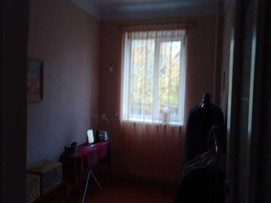 Будинок для великої родини біля річки