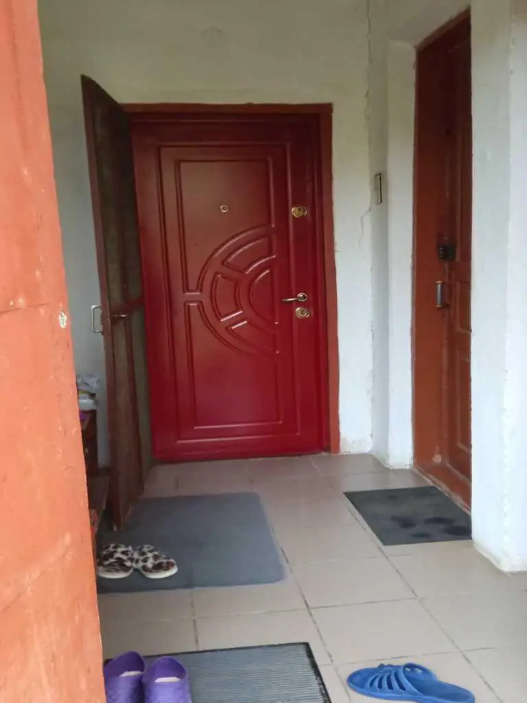 Будинок для великої родини біля річки