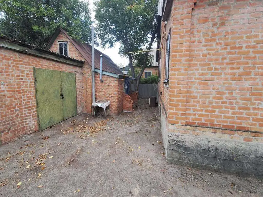 Хороший варіант для родини - будинок на Крутому березі.