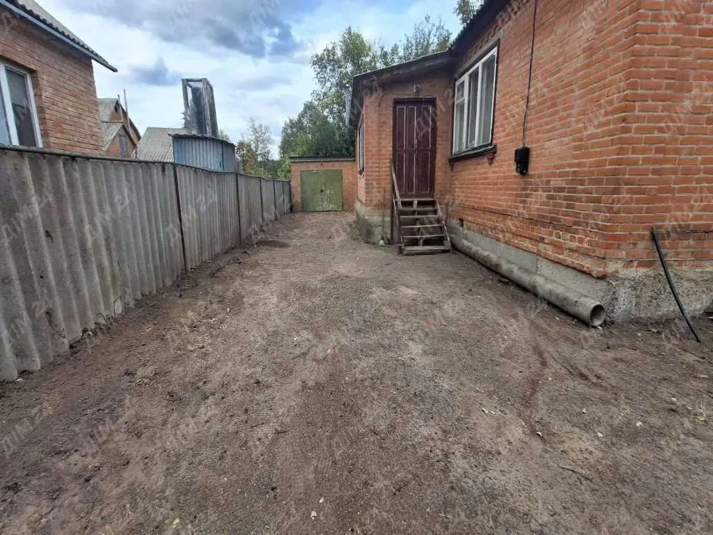 Хороший варіант для родини - будинок на Крутому березі.