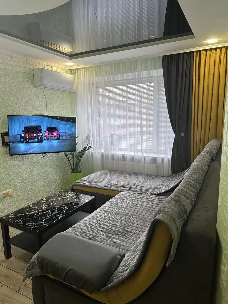 Двокімнатна квартира з євроремонтом в Степному!