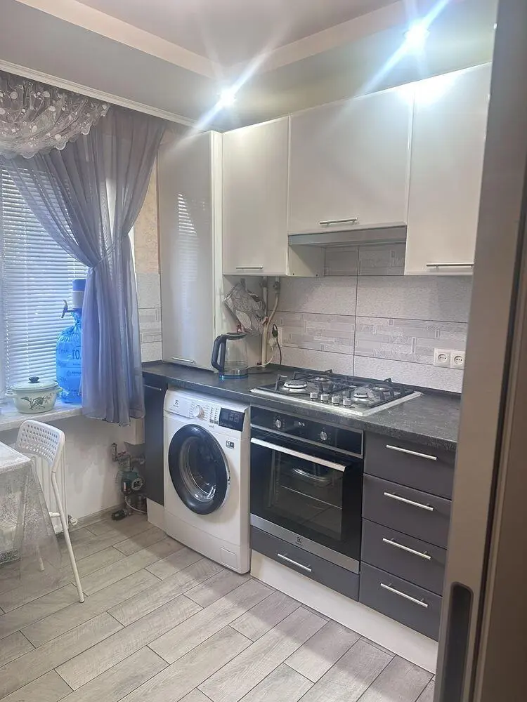 Двокімнатна квартира з євроремонтом в Степному!