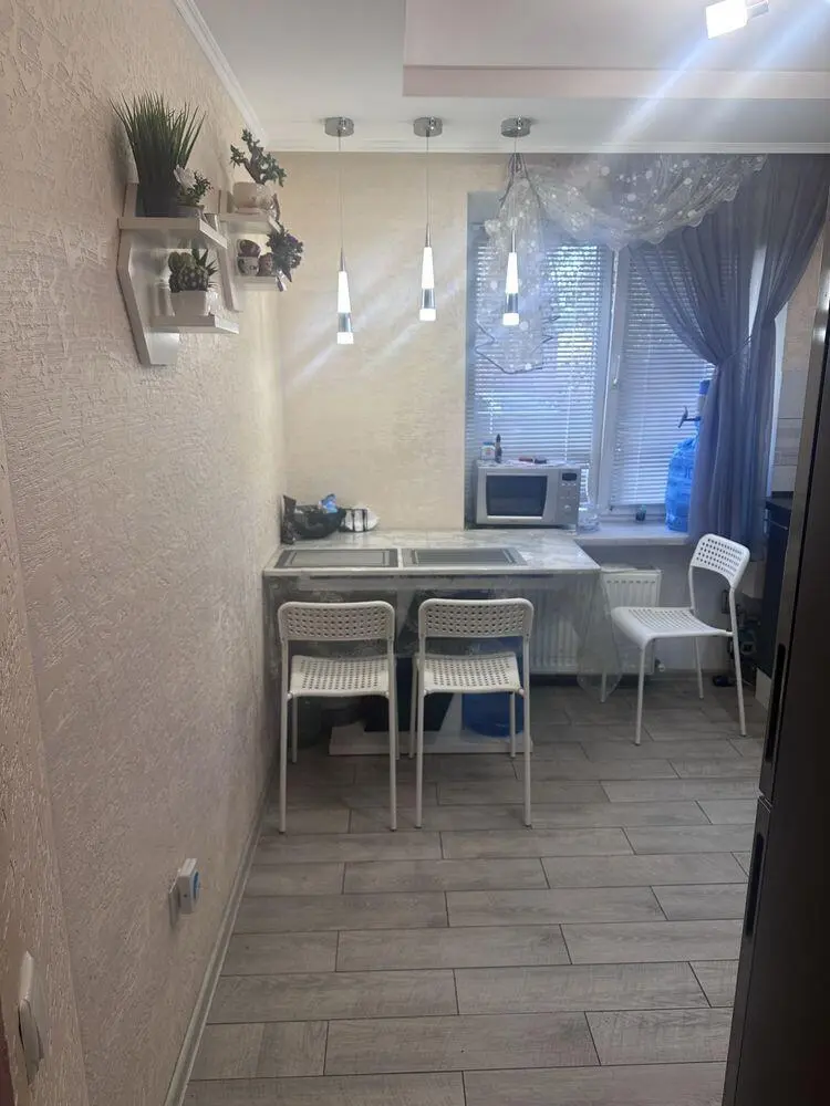 Двокімнатна квартира з євроремонтом в Степному!