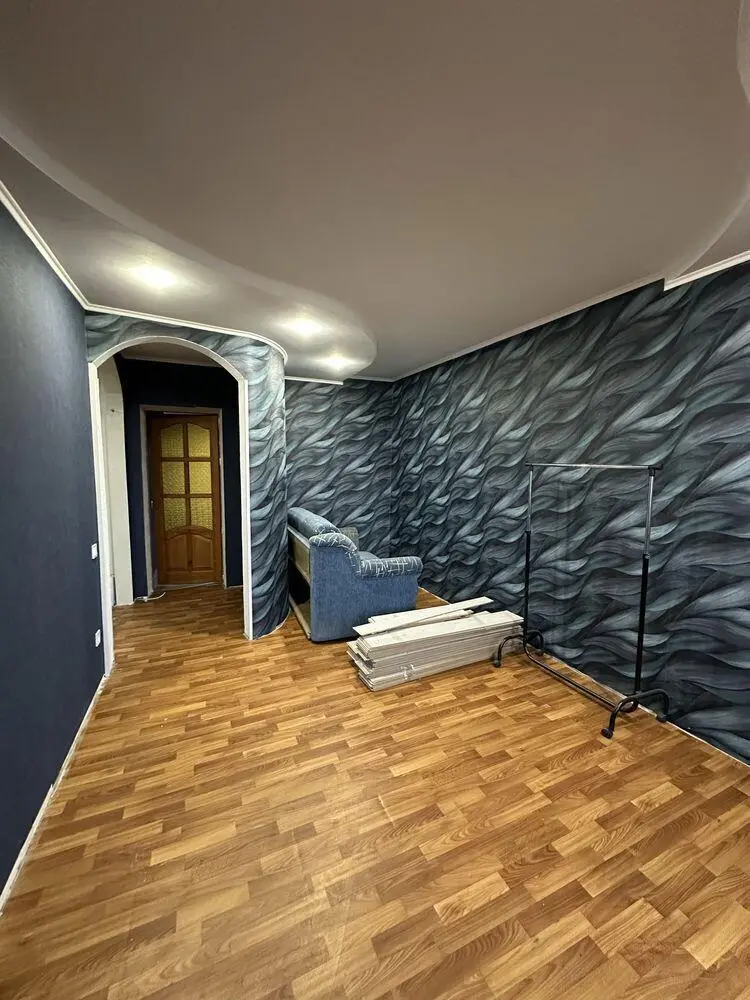 Двокімнатна квартира на Браїлках!