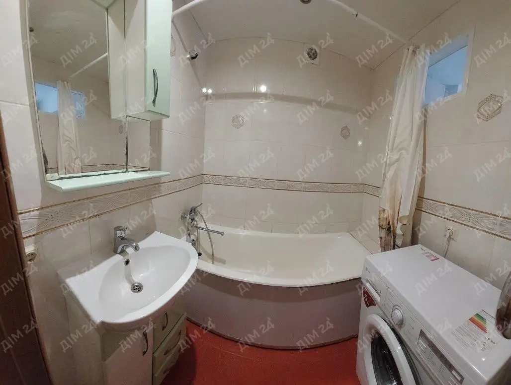 Двокімнатна квартира на Розсошенцях.