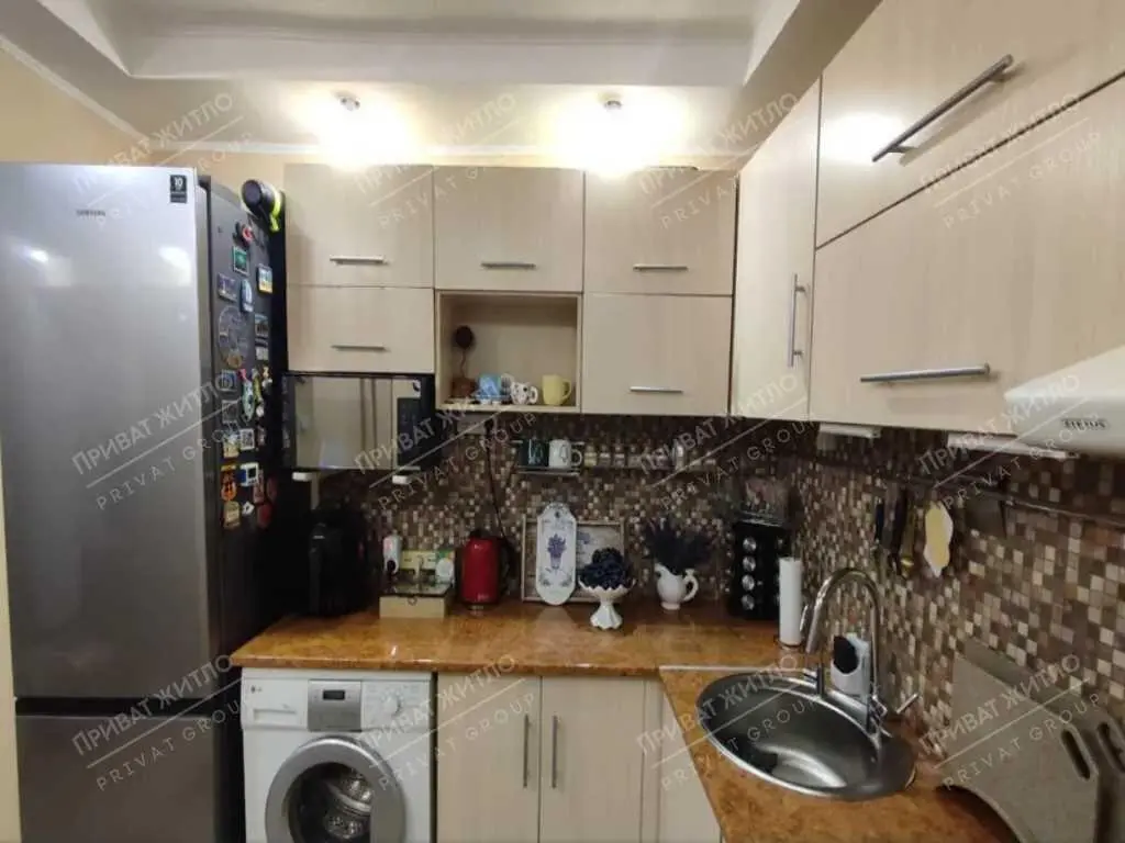 Продається двокімнатна квартира в центрі