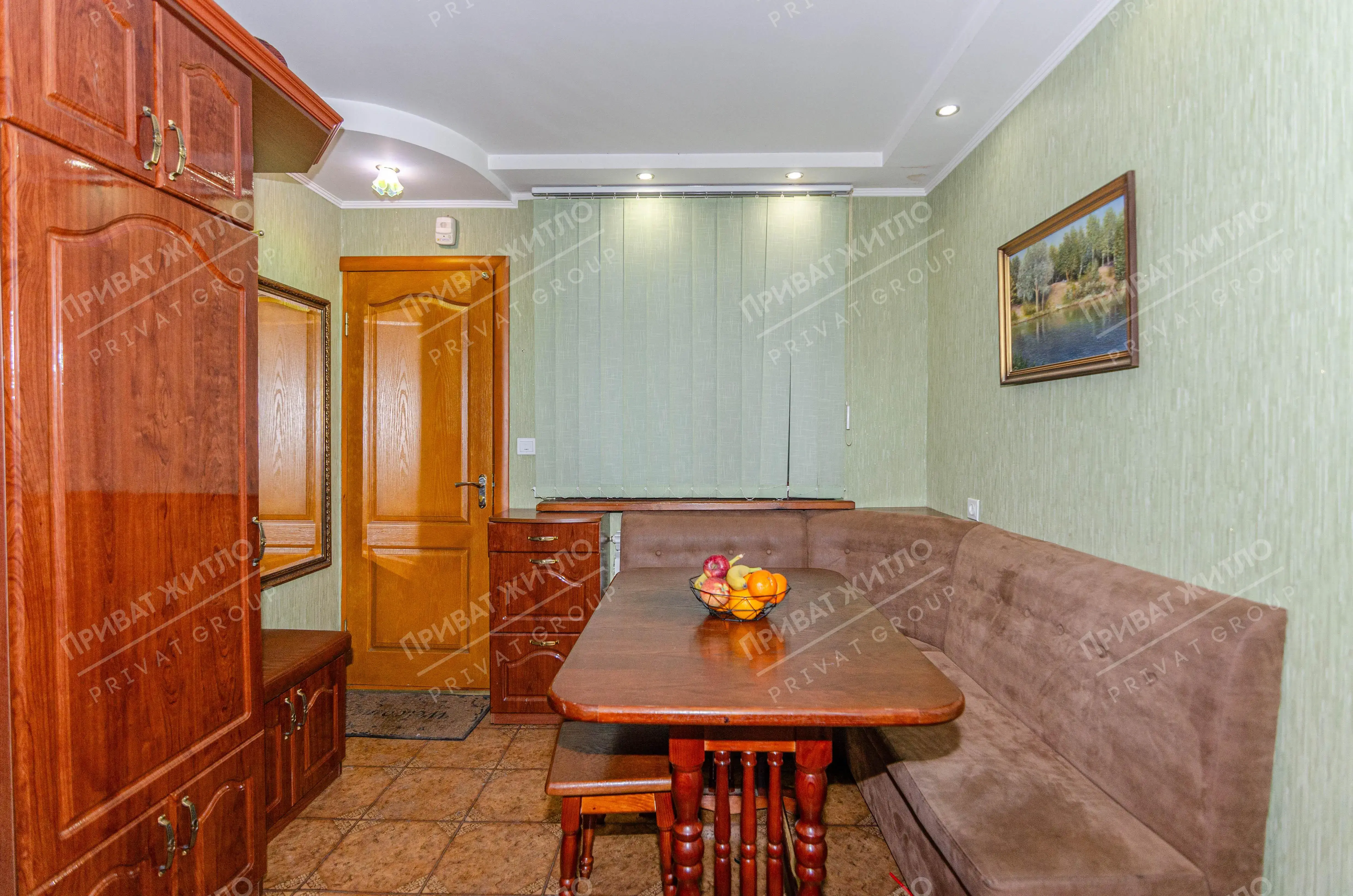 Квартира в цегляному будинку 44м2 з окремим входом ! 