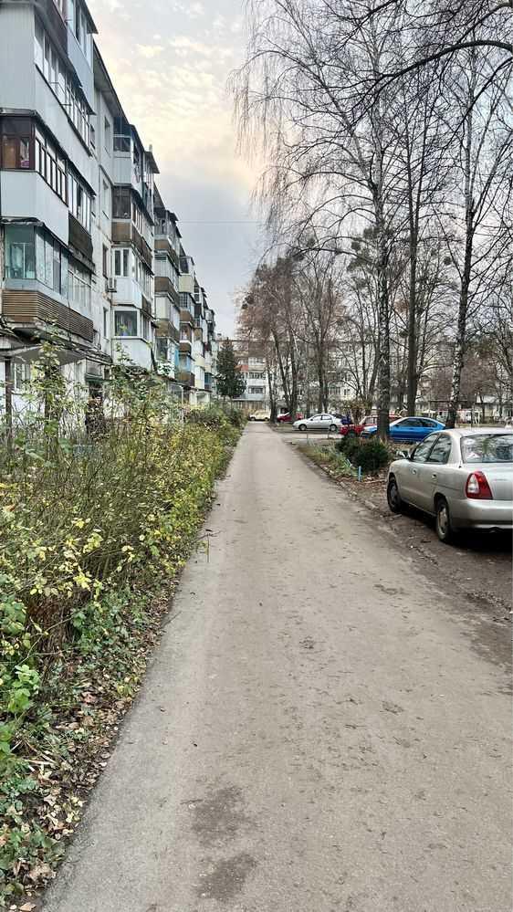 4 кімнатна квартира на середньому поверсі на Алмазному