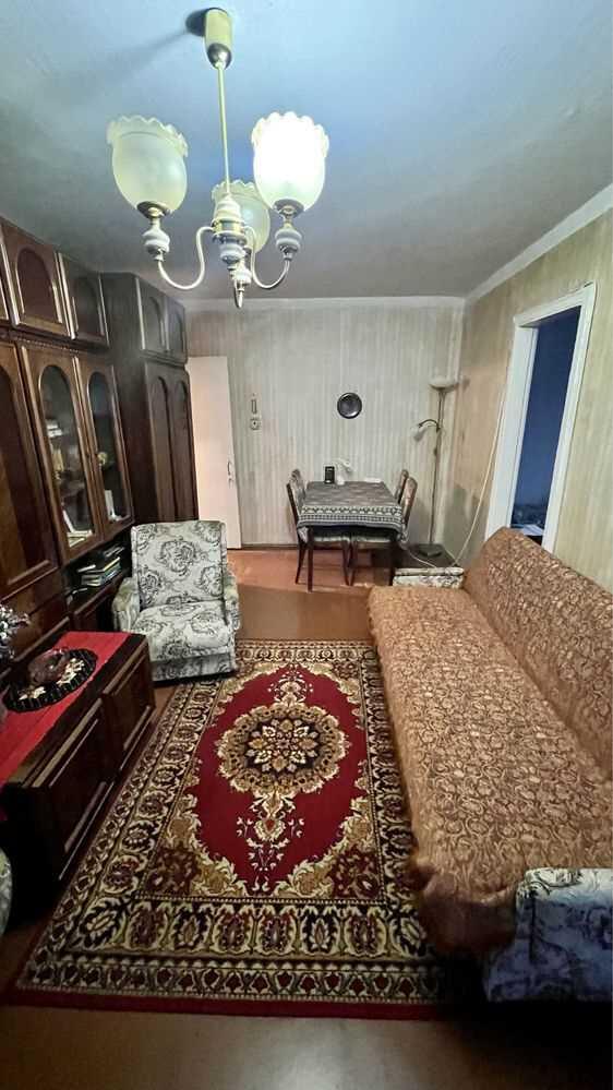 4 кімнатна квартира на середньому поверсі на Алмазному