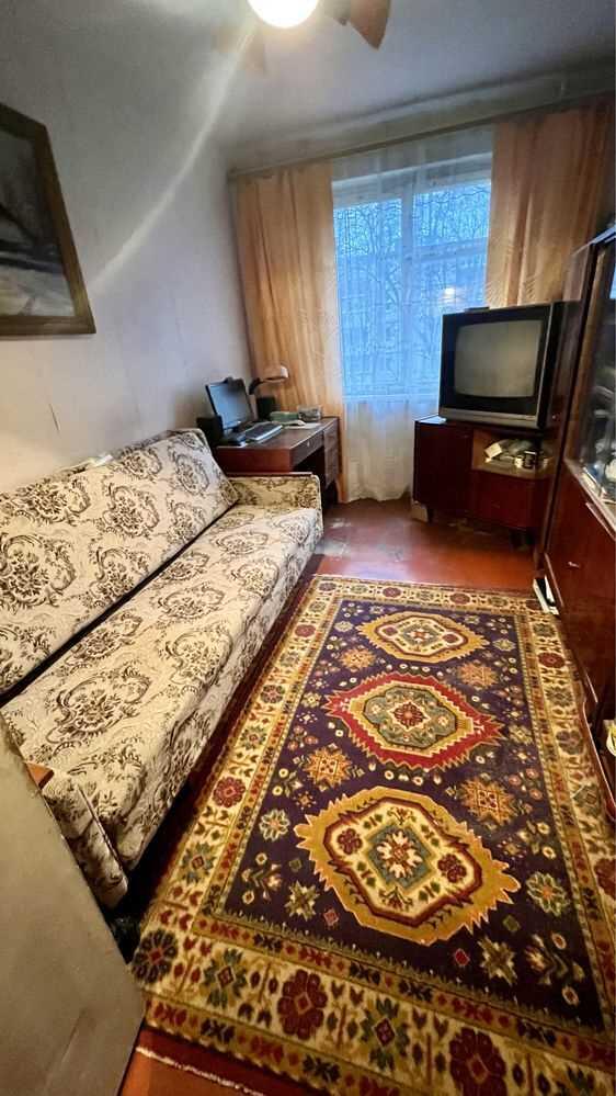 4 кімнатна квартира на середньому поверсі на Алмазному