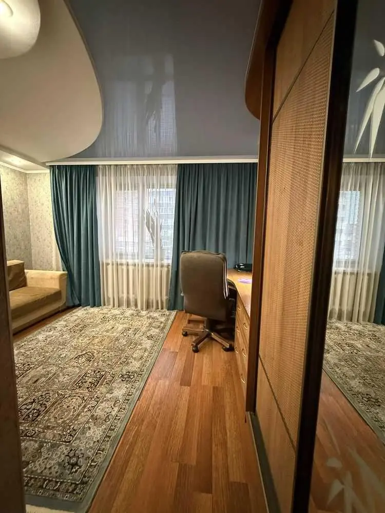 Чудова трикімнатна квартира на Подолі