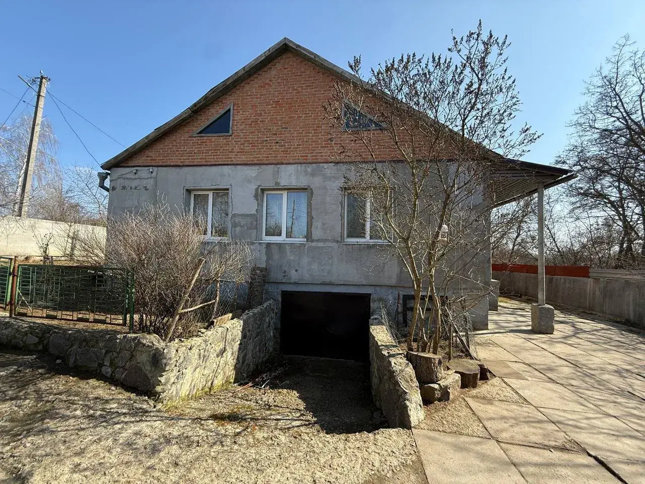 Окремий будинок з ремонтом на Монастирскій Горі
