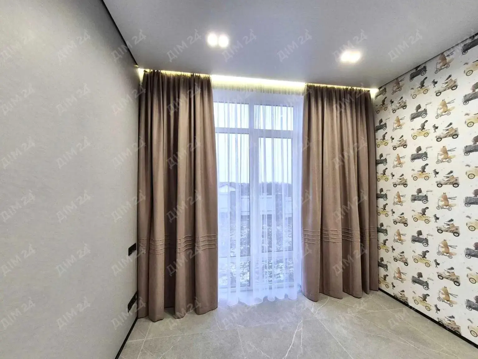 Сучасний будинок у мікрорайоні Яр