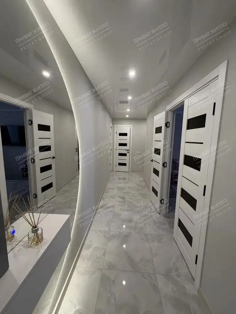 Трикімнатна квартира з євроремотом!