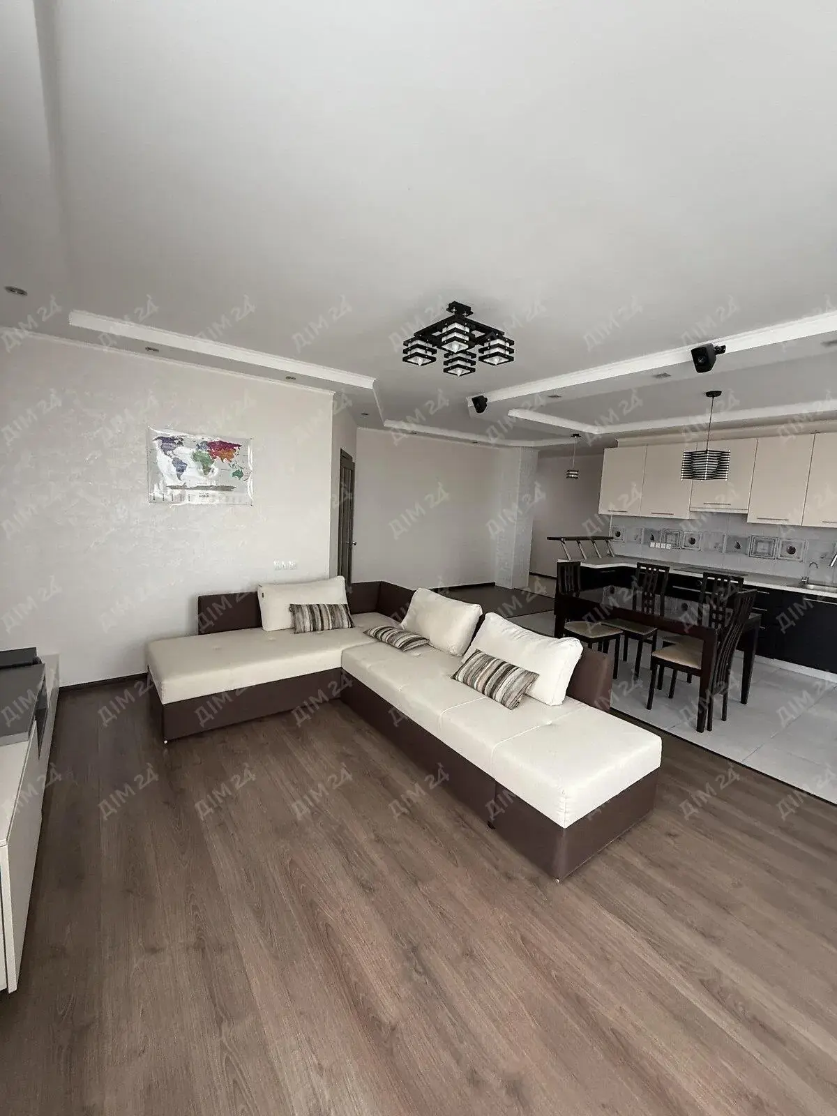 Левада. Квартира з дизайнерським проєктом.