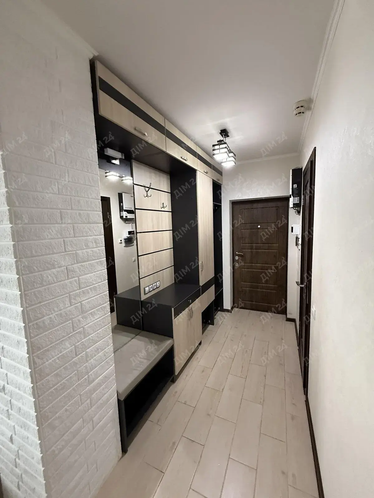 Левада. Квартира з дизайнерським проєктом.