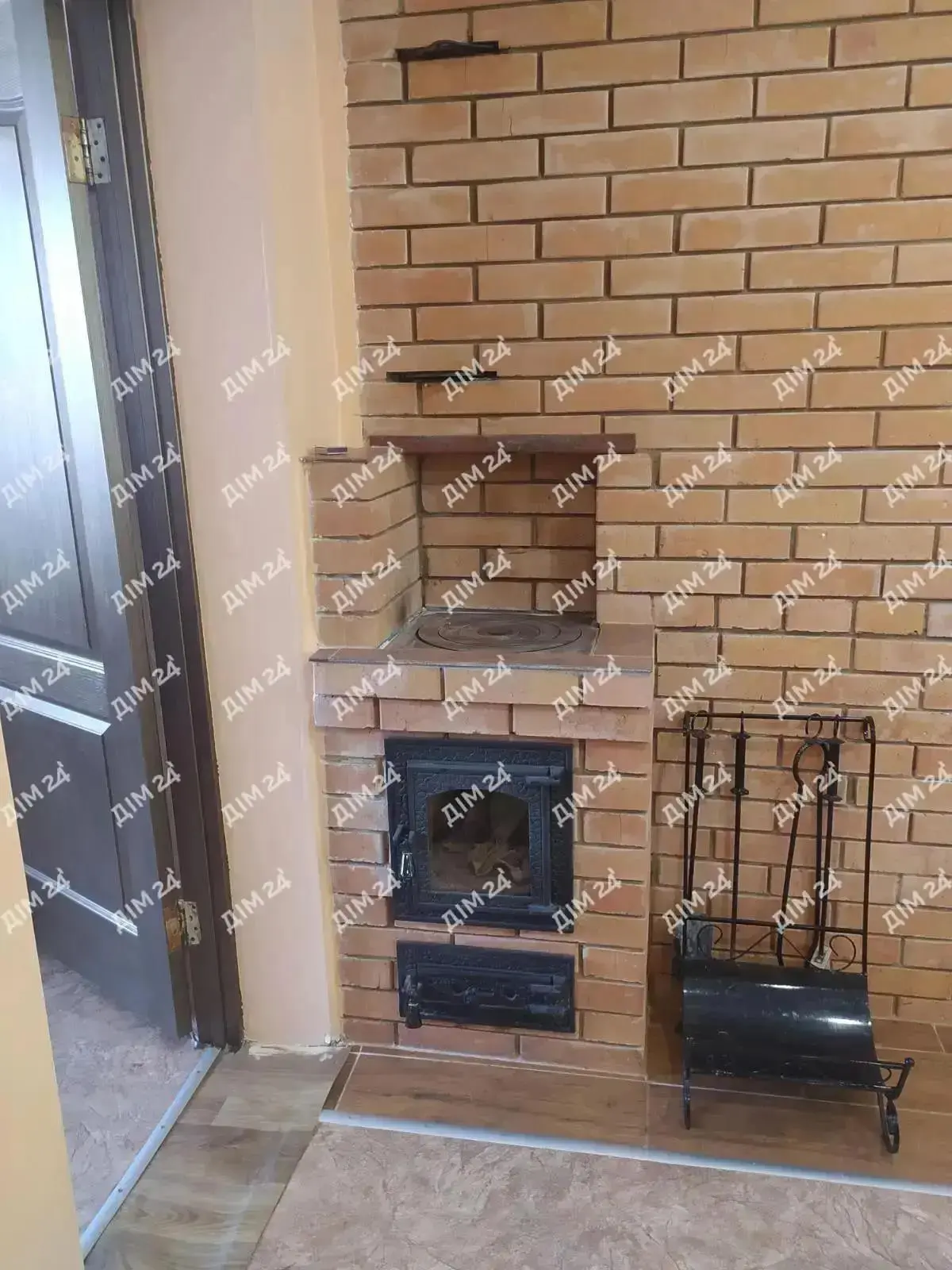 Затишна частина будинку в селі Степне Полтавського району