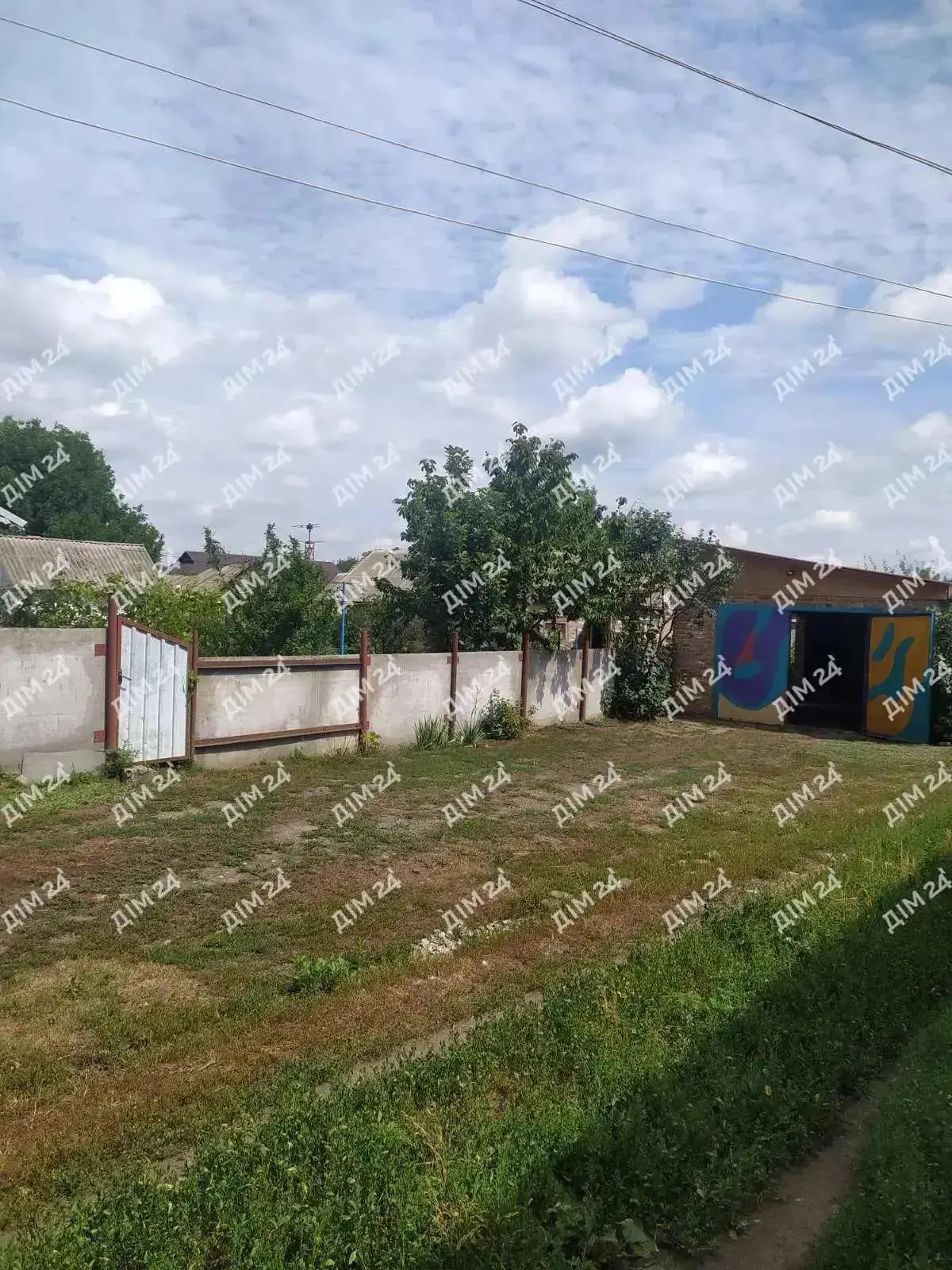 Затишна частина будинку в селі Степне Полтавського району