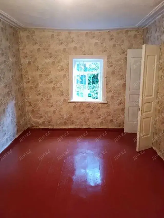 Частина будинку з окремим входом в центрі!