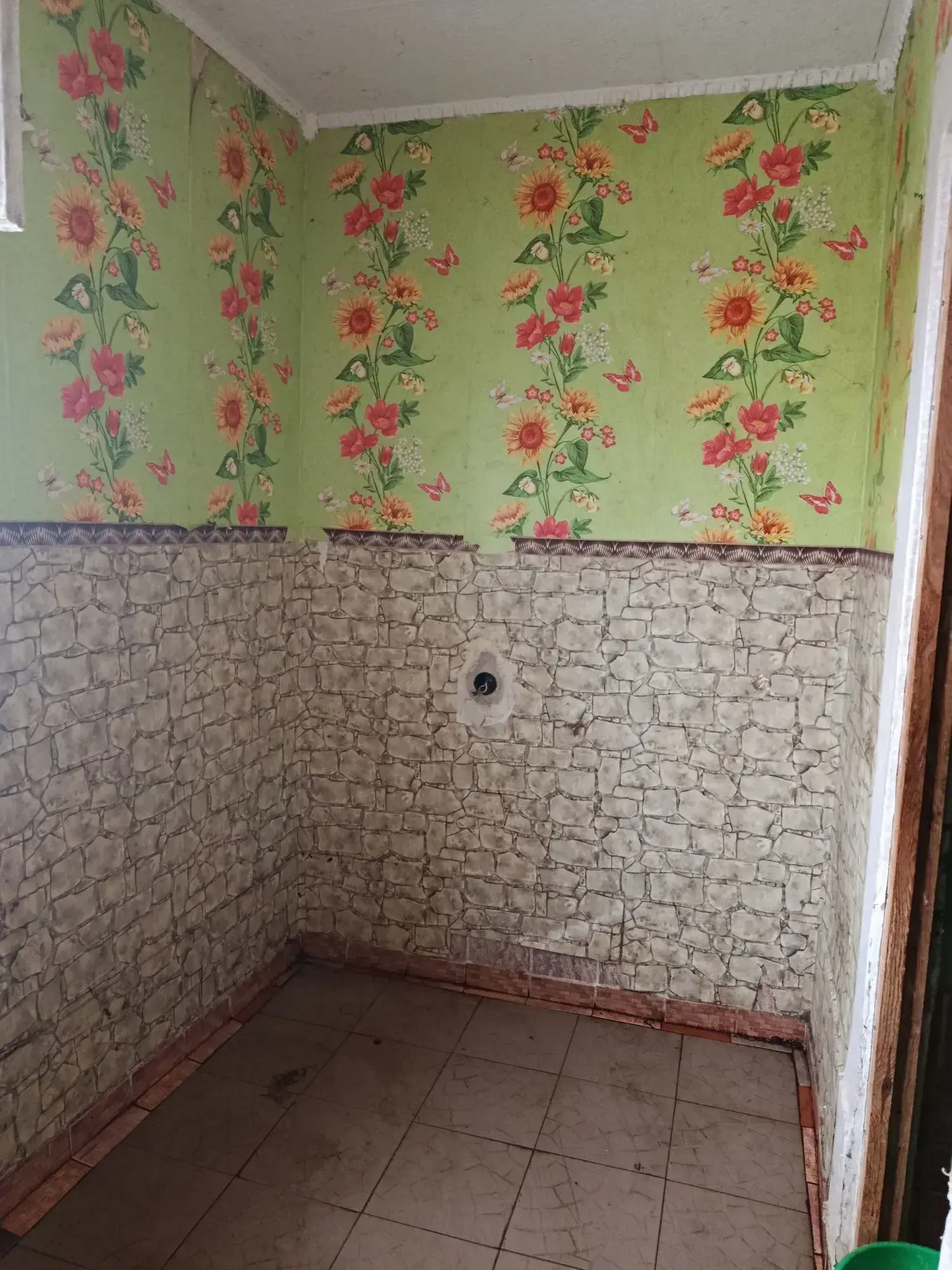 Найдешевша однокімнатна на першому поверсі