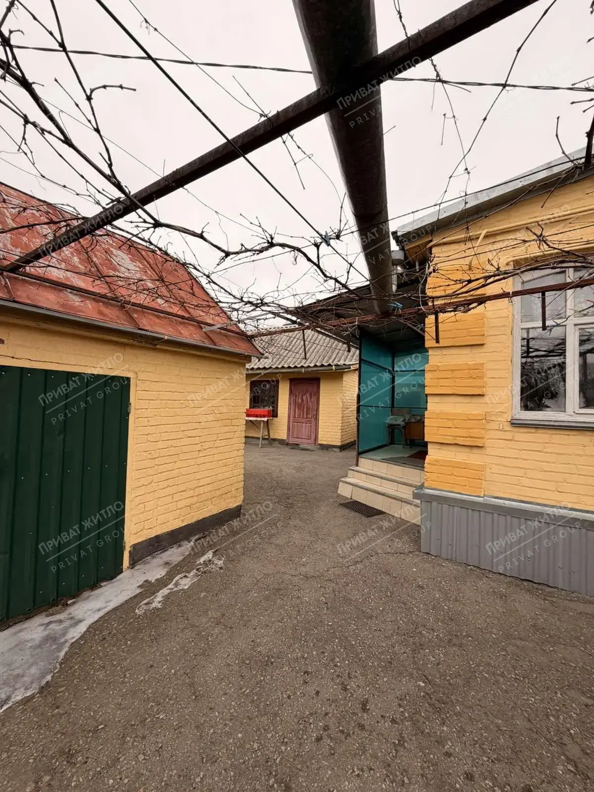 Продаж цегляного будинку на Яківцях