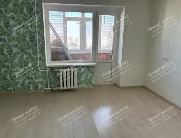 Продається трикімнатна квартира на Алмазному