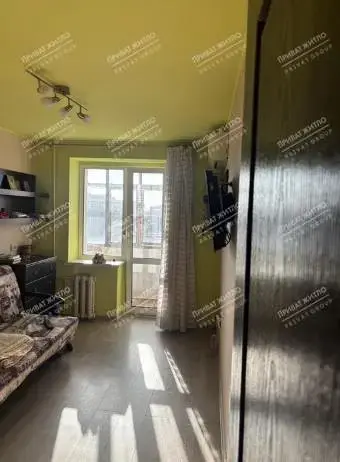 Продається трикімнатна квартира на Алмазному