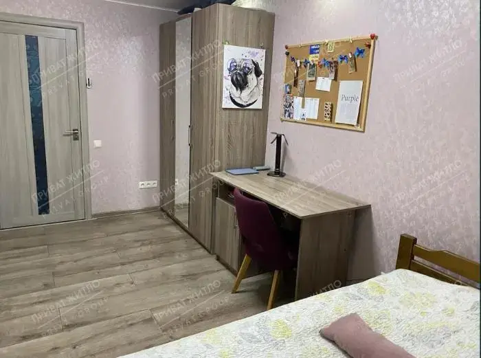 Трикімнатна квартира на Браїлках!