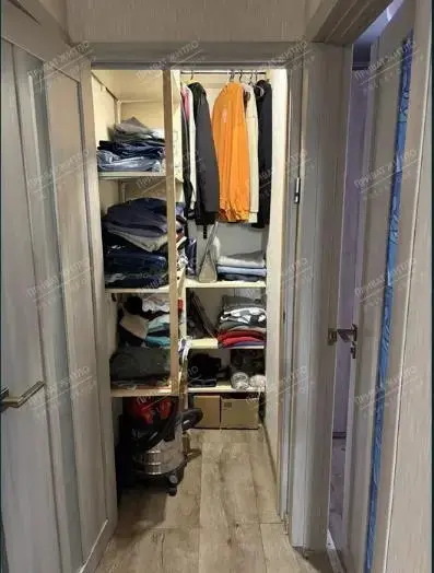 Трикімнатна квартира на Браїлках!