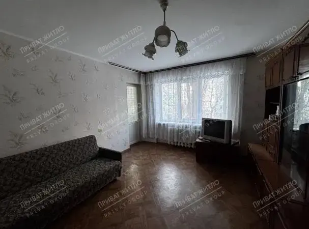 Продається двокімнатна квартира на Алмазному