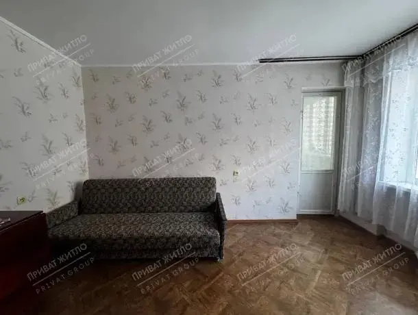 Продається двокімнатна квартира на Алмазному