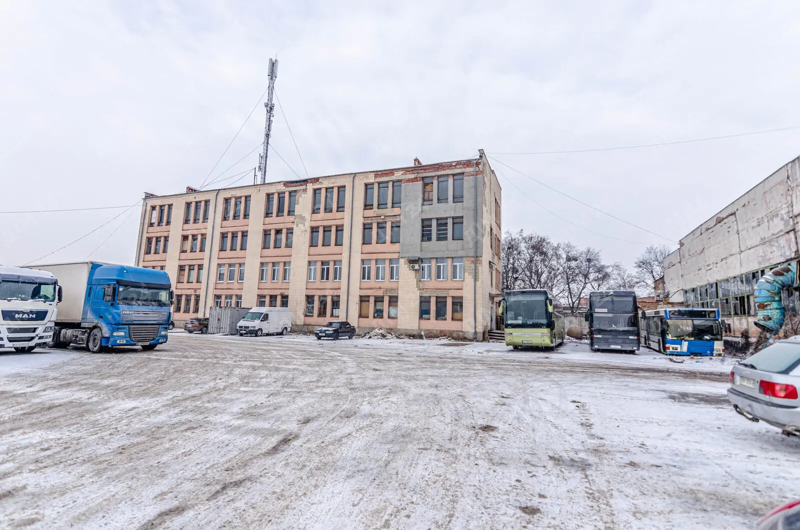 АТП, 5га площі на трасі Київ-Харків