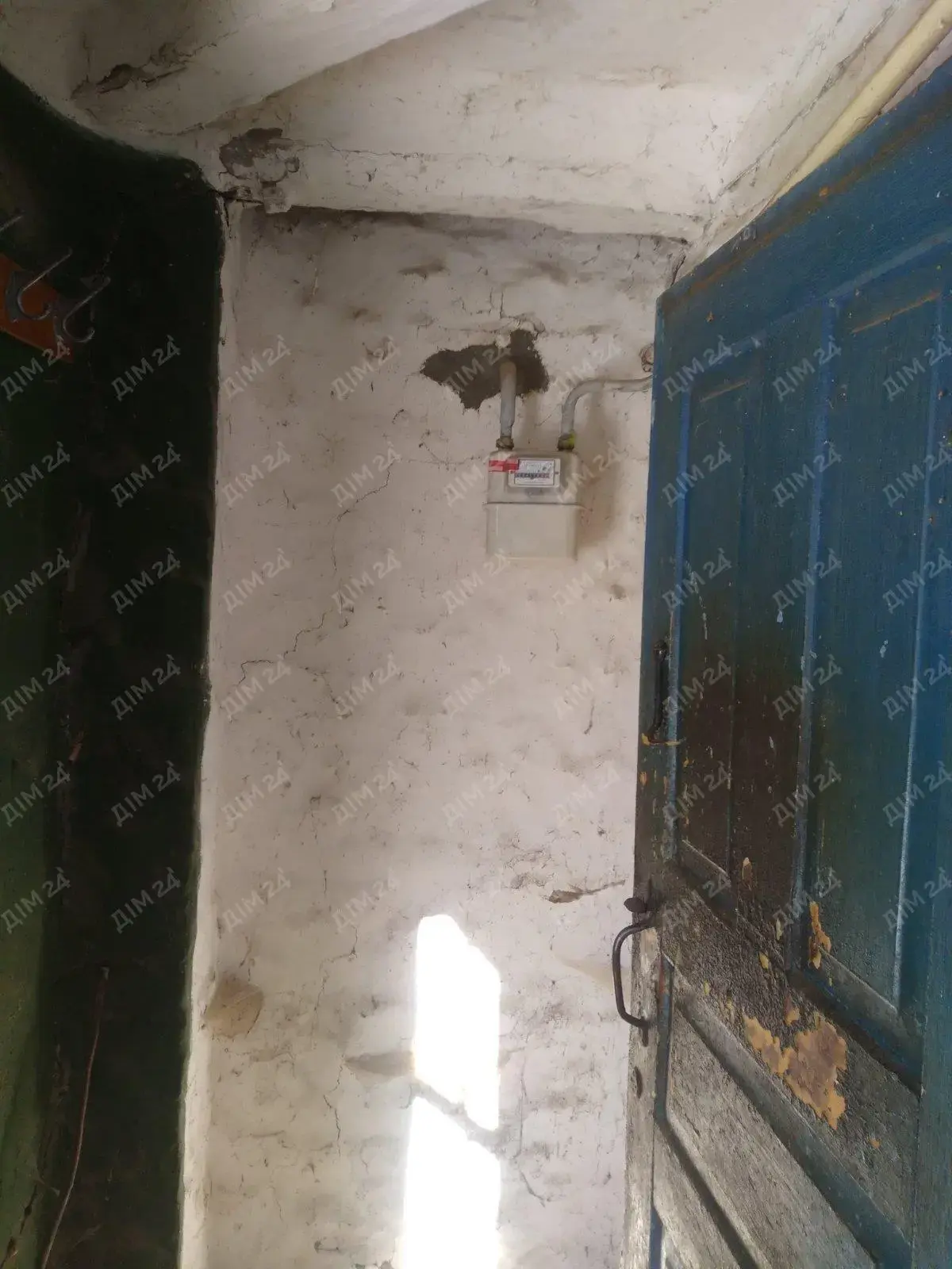 Продаж земельної ділянки з будинком у передмісті Полтави.