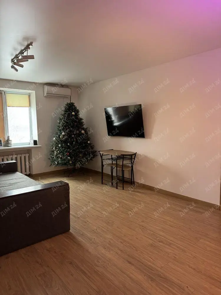 Ідеальна студія плюс одна.