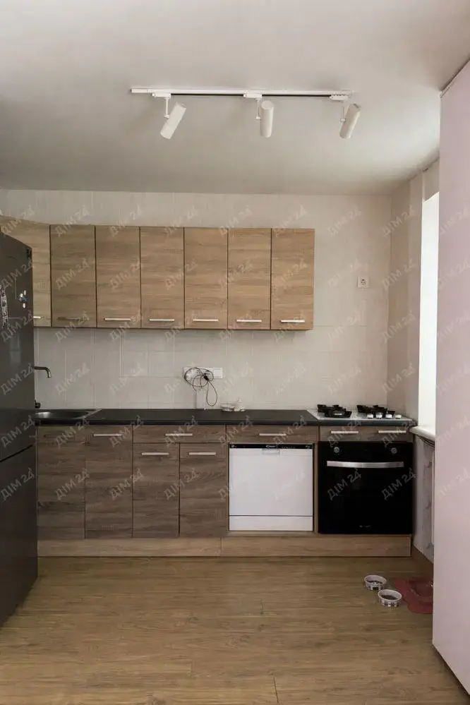 Ідеальна студія плюс одна.